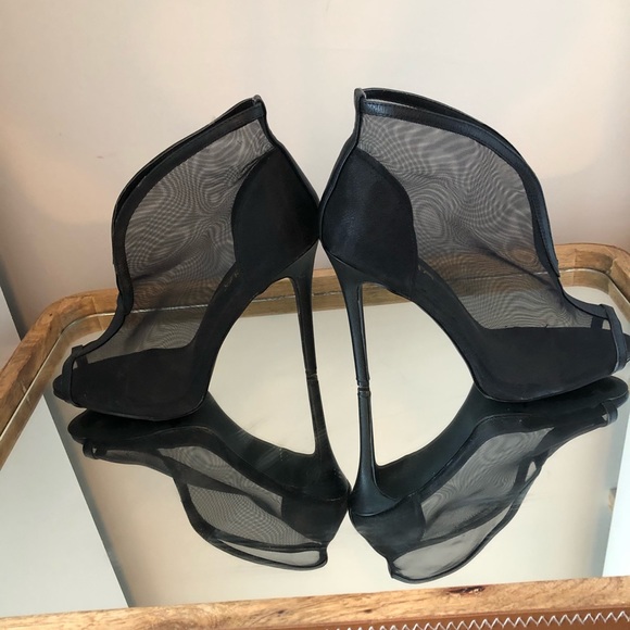 Heels - Picture 3 of 8